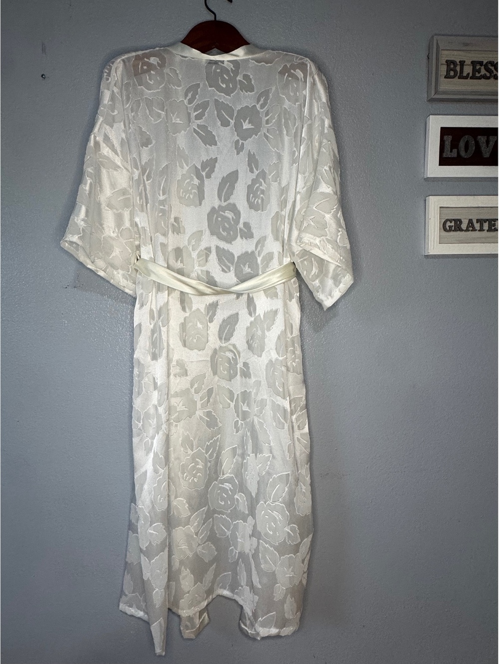 Vintage Lucie Ann Robe Medium Ivory Floral Jacquard Satin Trim Made In USA NWT - Picture 6 of 8